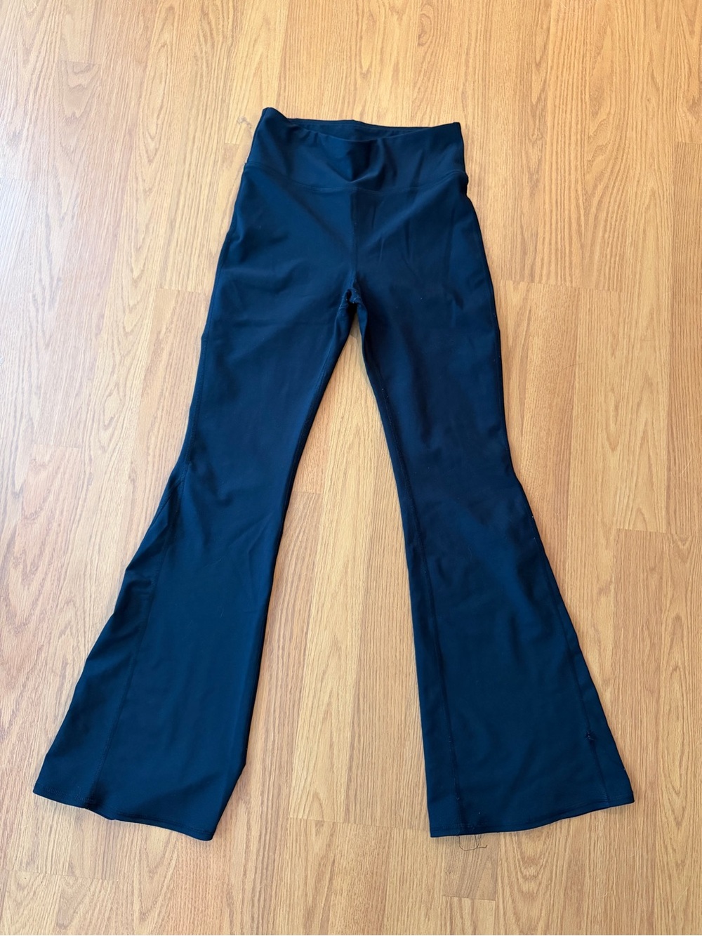 Old Navy Active Powersoft Flare Leggings XL 14-16 Black Go-Dry
